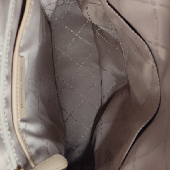 Michael Kors backpack - Picture 10 of 16